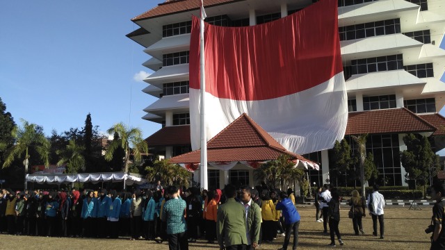 Ratusan Mahasiswa UPN Veteran Digembleng Bela Negara
