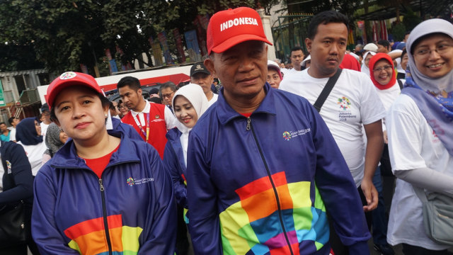 Puan Maharani dan Muhadjir Effendy mengikuti Jalan Sehat Semarak Asian Games di Kemendikbud (Foto:  Fanny Kusumawardhani/kumparan)