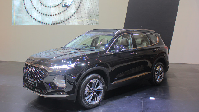 Mobil Hyundai Santa Fe pada pameran GIIAS 2018 di ICE, BSD, Tangerang, Jumat (4/8). (Foto: Alfons Hartanto/kumparan)