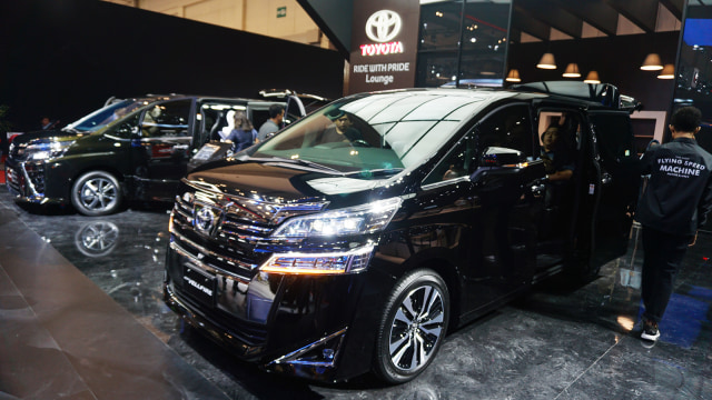Mobil Toyota New Vellfire pada pameran GIIAS 2018 di ICE, BSD, Tangerang, Sabtu (4/8). Foto: Aditia Noviansyah/kumparan