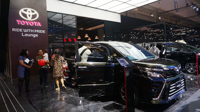 Mobil Toyota New Voxy pada pameran GIIAS 2018 di ICE, BSD, Tangerang, Sabtu (4/8). (Foto: Aditia Noviansyah/kumparan)