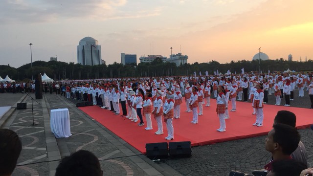 Pemecahan rekor dunia nari poco-poco di Monas. (Foto: Raga Imam/kumparan)