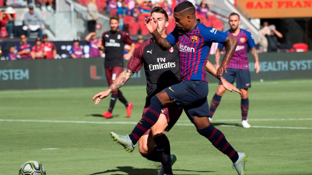 Malcom berusaha melewati Alessio Romagnoli. (Foto: USA Today via Reuters/Kyle Terada)