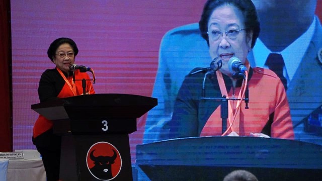 Ketum PDIP Megawati Soekarnoputri membuka pembekalan Bacaleg DPR RI, Minggu (5/8) (Foto: Iqbal Firdaus/kumparan)