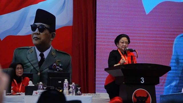 Ketum PDIP Megawati Soekarnoputri membuka pembekalan Bacaleg DPR RI, Minggu (5/8) (Foto: Iqbal Firdaus/kumparan)