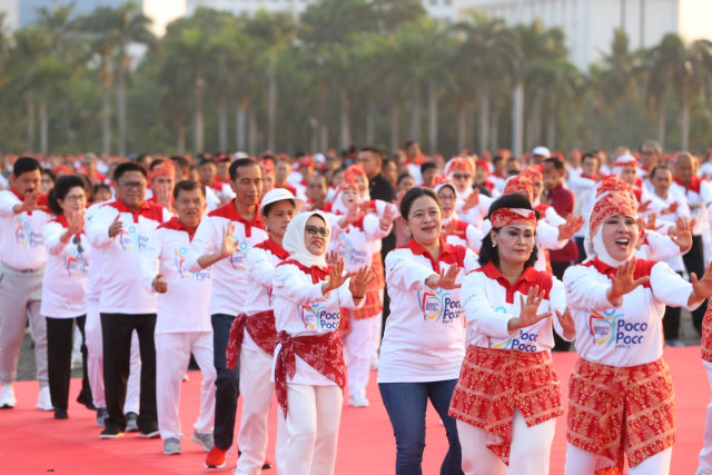 Menko PMK Ikut Pecahkan Rekor Poco Poco (Foto: Kemenko PMK)