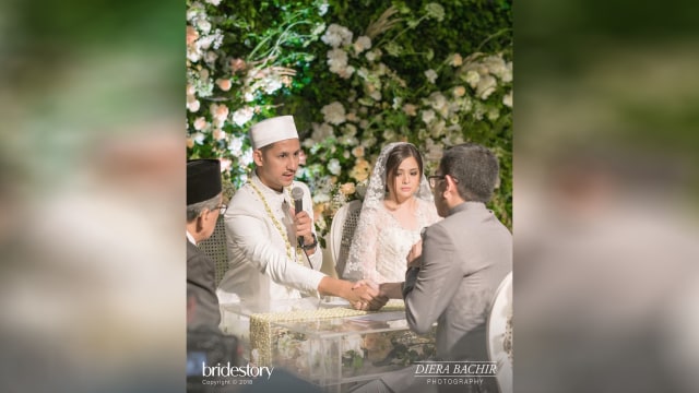 Suasana pernikahan Tasya Kamila dan Randi Bachtiar di The Ritz-Carlton Jakarta, Mega Kuningan, Minggu (5/8). (Foto: Instagram/@thebridestory)