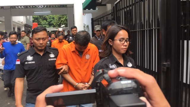 Pegawai Kementrian Perhubungan yang memakai narkoba ditahan di Mapolda Metro, Minggu (5/8). (Foto: Mirsan Simamora/kumparan)