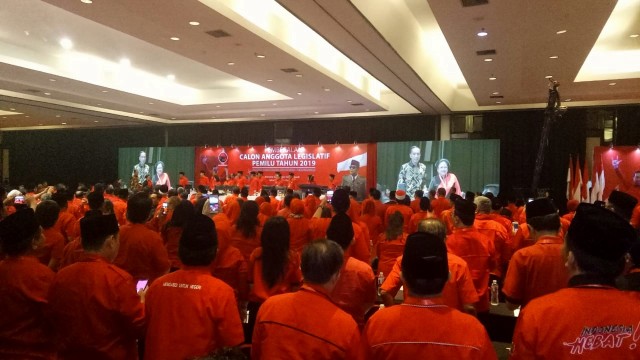 Jokowo hadir di pembekalan bacaleg PDIP (Foto: Rian/kumparan)