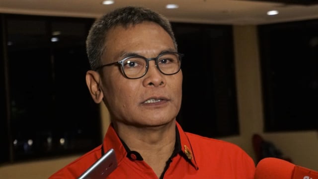 Johan Budi Sapto Prabowo usai acara pembekalan calon legislatif PDIP di Hotel Mercure, Ancol, Jakarta, Minggu (5/8). (Foto: Jamal Ramadhan/kumparan)