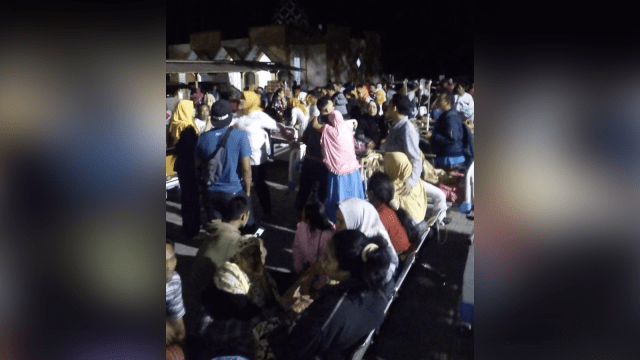 Suasana gempa di Mataram, lombok (Foto: Dok. Rio Ramabaskara ‏)
