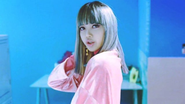 Yuk Intip Perubahan Warna Rambut Lisa BLACKPINK dari Masa ke Masa! (2)