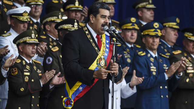 Presiden Venezuela Nicolas Maduro menyampaikan pidato dalam sebuah upacara untuk merayakan ulang tahun ke-81 Garda Nasional di Caracas pada 4 Agustus 2018. (Foto: AFP PHOTO / Juan Barreto)