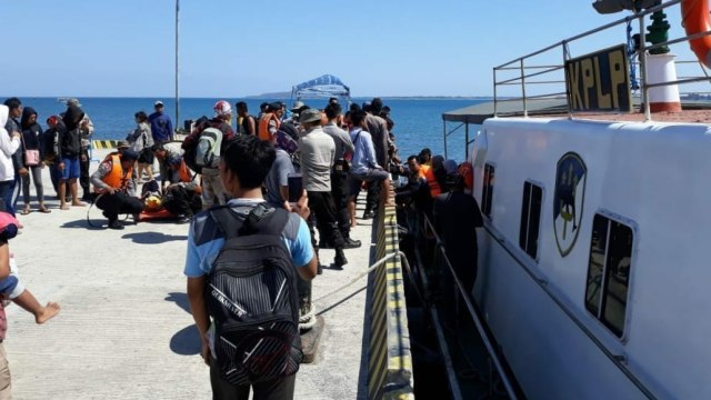 Evakuasi korban gempa di Gili Trawangan, Nusa Tenggara Barat Senin (6/8). (Foto: Humas DJPL)
