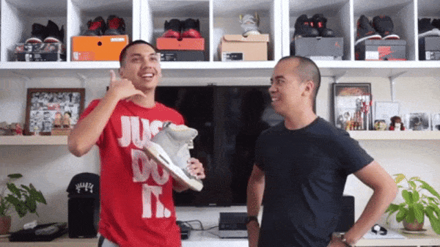 Koleksi sepatu milik Rayi Putra RAN. (Foto: YouTube Adityalogytv)