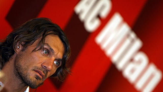 Maldini kala menjadi duta Milan di Dubai tahun 2008. (Foto: AFP/Karim Sahib)
