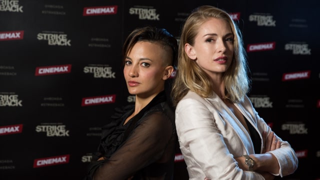 Para pemain 'Strike Back' Season 6: Alin Sumarwata dan Yasemin Allen, Rabu (1/8). (Foto: Dok. HBO Asia)