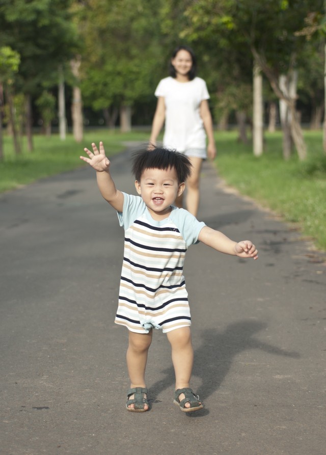 Ilustrasi balita berlari. (Foto: shutterstock)