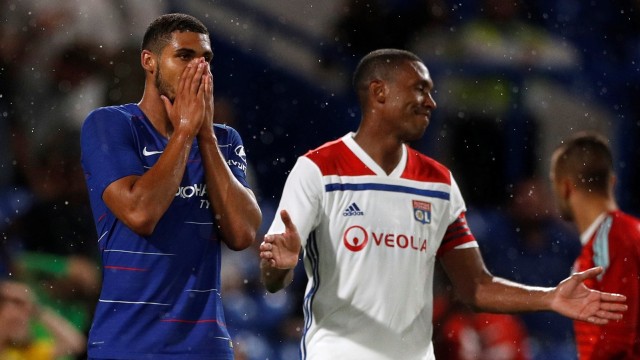 Reaksi Ruben Loftus-Cheek saat peluangnya gagal berbuah gol. (Foto: John Sibley/Reuters)