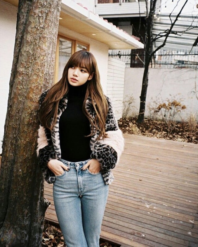 Gaya Lisa Blackpink - Winter is Here (Foto: IG: @lisa.blackpink)