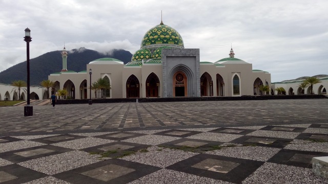 Masjid Agung Natuna (Foto: Andari Novianti/kumparan)