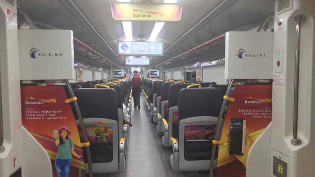 Kereta bandara Sudirman Baru-Soetta yang tampak sepi pada Rabu (8/8/2018) (Foto: Nurul Nur Azizah/kumparan)