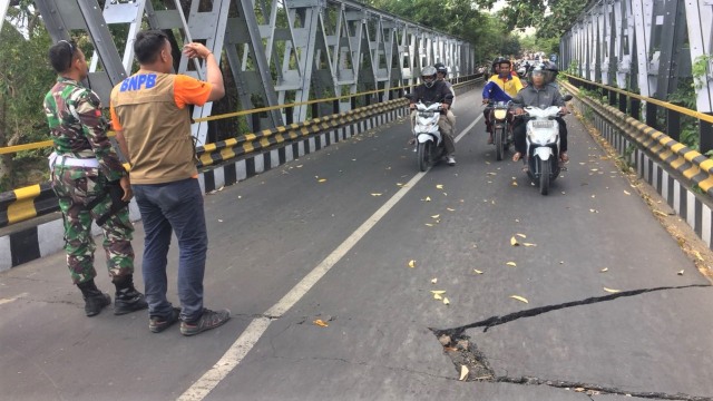 Kepanikan Warga di Kecamatan Gangga, Lombok Utara saat terjadi gempa (9/8). (Foto: Raga Imam/kumparan)