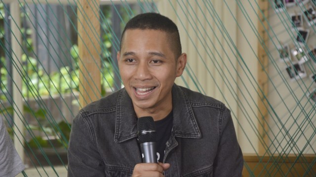 Vokalis The Rain, Indra Prasta wawancara di kumparan, Kamis (9/8). Foto: Nadia K. Putri/kumparan