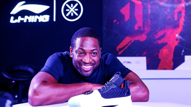 Dwyane Wade jadi atlet NBA yang menggunakan sepatu Li-Ning. (Foto: Dok. Slam Magz)