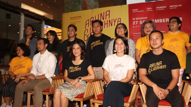 Pemain film Aruna dan Lidahnya melakukan konferensi pers di Jakarta, Kamis (9/8). (Foto: Munady Widjaja)