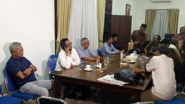 Mahfud MD rapat di kantor MMD, Kamis (9/8). (Foto: Maulana Ramadhan/kumparan)