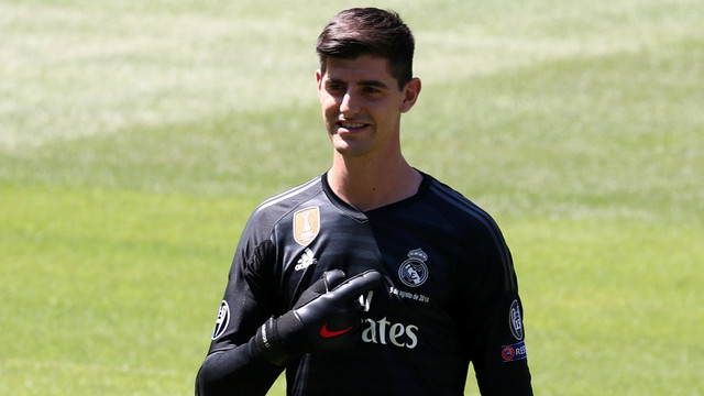 Akhirnya Courtois ke Madrid juga. (Foto: REUTERS/Sergio Perez)