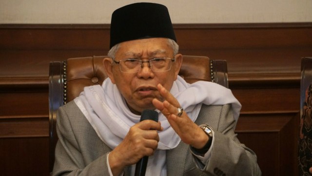 Konferensi pers KH Ma'ruf Amin usai ditunjuk sebagai cawapres mendampingin Jokowi, Kamis (9/8/2018). (Foto: Nugroho Sejati/kumparan)