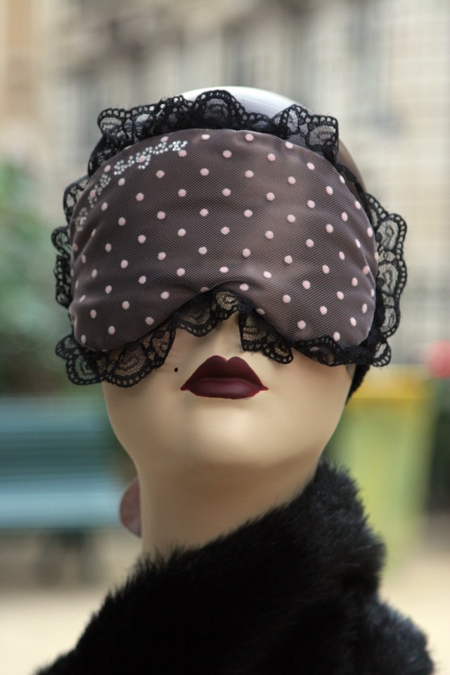 Ilustrasi Eyemask (Foto: Wikimedia Commons)