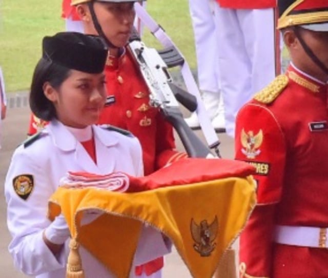 Cantik, Inilah 5 Pembawa Baki Bendera Pusaka 5 Tahun Terakhir (5)