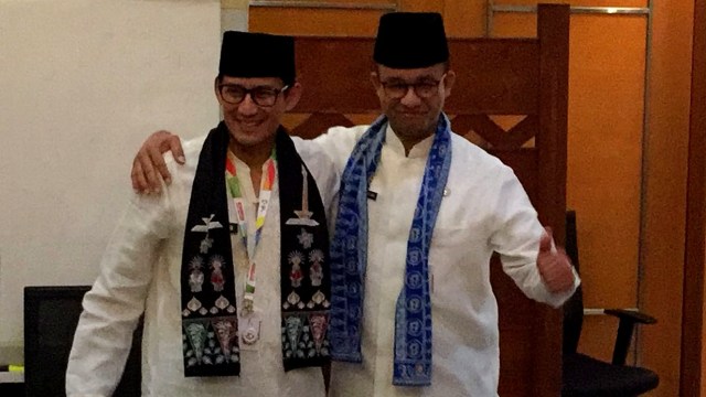 Suasana perpisahan Sandi dan Anies di Balai Kota, Jakarta, Jumat (10/8/2018). (Foto: Fachrul Irwinsyah/kumparan)