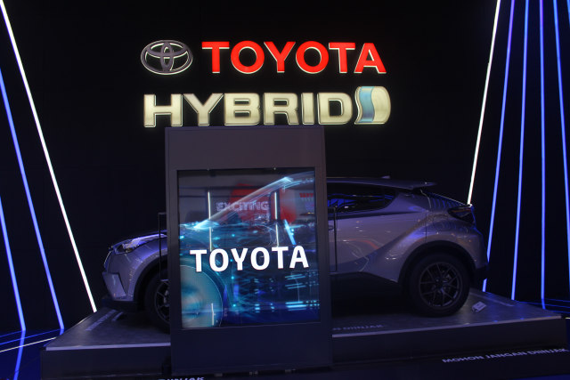 Toyota C-HR Hybrid di di GIIAS 2018 (Foto: ALfons Hartanto/kumparan)