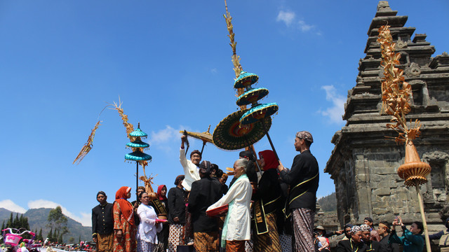 Rambut Anak Gimbal yang dipotong di Dieng Culture Festival 2018 (Foto: Andri Setiawan)