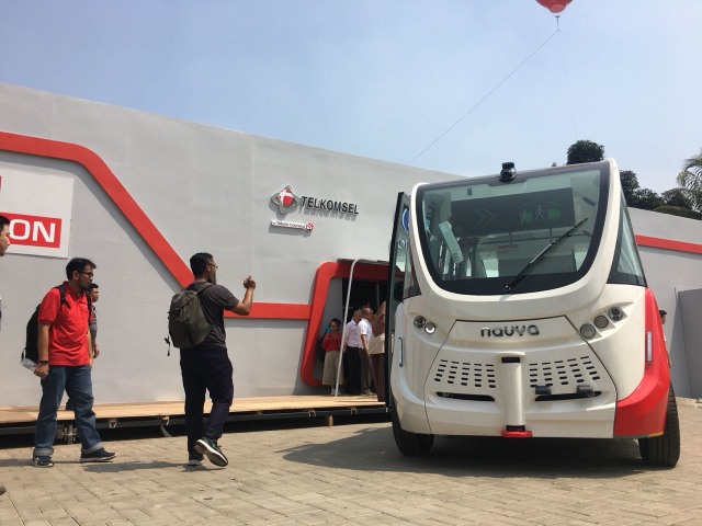 Mobil otonom Telkomsel di Asian Games 2018. (Foto: Astrid Rahadiani/kumparan)
