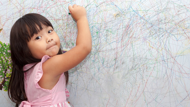Ilustrasi Anak Mencoret-coret Dinding (Foto: Shutterstock)