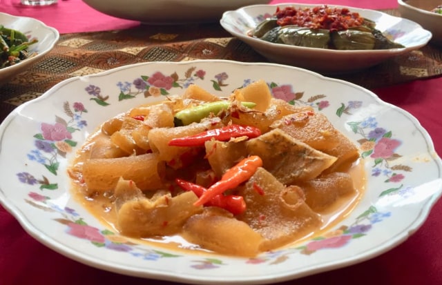 Gulai tunjang kikil (Foto: Safira Maharani/ kumparan)