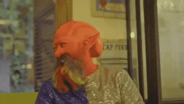 Iqbaal Ramadhan Bertemu Alien di 'Gila Lu Ndro' (Foto: YouTube Falcon)