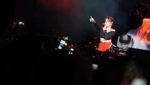Penampilan penyanyi Niki Zefanya di ON OFF Festival 2018 di Jakarta, Sabtu (11/8/2018). (Foto: Helmi Afandi Abdullah/kumparan)