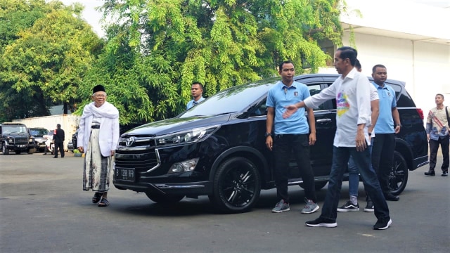 Jokowi dan Ma'ruf Amin Tiba di RSPAD Gatot Soebroto, Jakarta (12/8). (Foto: Yudhistira Amran Saleh/kumparan)