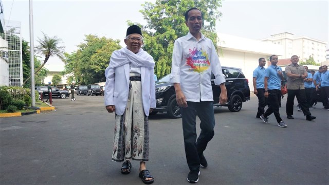 Jokowi dan Ma'ruf Amin Tiba di RSPAD Gatot Soebroto, Jakarta (12/8). (Foto: Yudhistira Amran Saleh/kumparan)