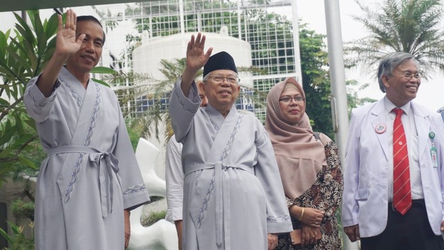 Jokowi dan Ma'ruf Amin di RSPAD Gatot Soebroto, Jakarta, Minggu (12/08/2018). (Foto: Yudhistira Amsal/kumparan)