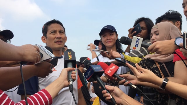 Sandiaga Uno saat menjawab pertanyaan wartawan (12/8). (Foto: Fachrul Irwinsyah/kumparan)