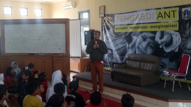 Indra Bekti di Kelurahan Cawang. (Foto: Ainul Qalbi/kumparan)