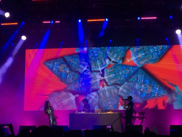 Weird Genius di On Off Festival 2018 (Foto: Iqbal Dwiharianto)