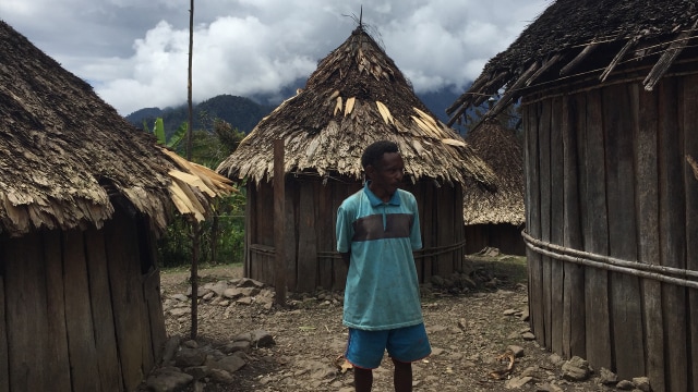 Kementerian ESDM Bagikan Seribu Lampu Hemat Energi di Yahukimo, Papua (Foto: Muhammad Lutfan/kumparan)
